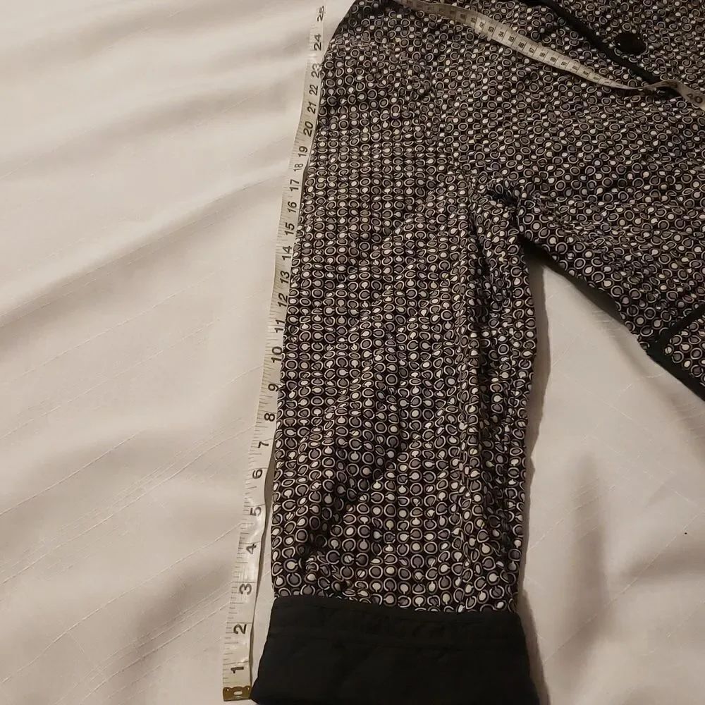 REVERSEABLE Black/white/gray coat. - Picture 6 of 6